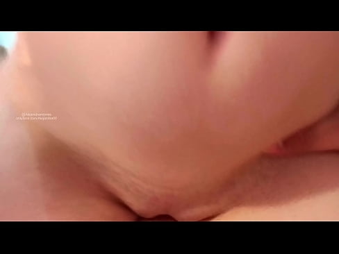 ❤️ Ablamın odasında uyuyorum ve ben böyle uyandım Seks videosu bizde ❌️